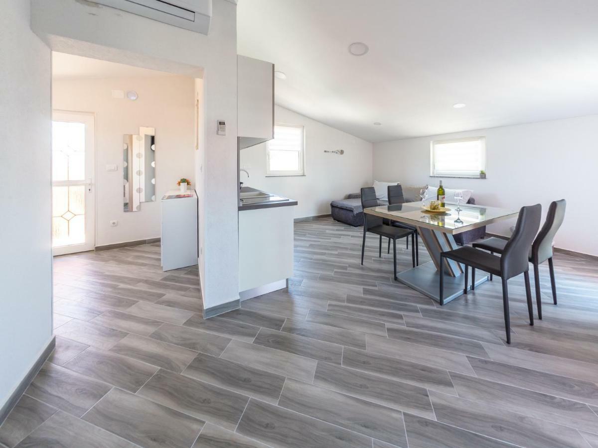 Apartment ˝Soleil˝ Vir Extérieur photo